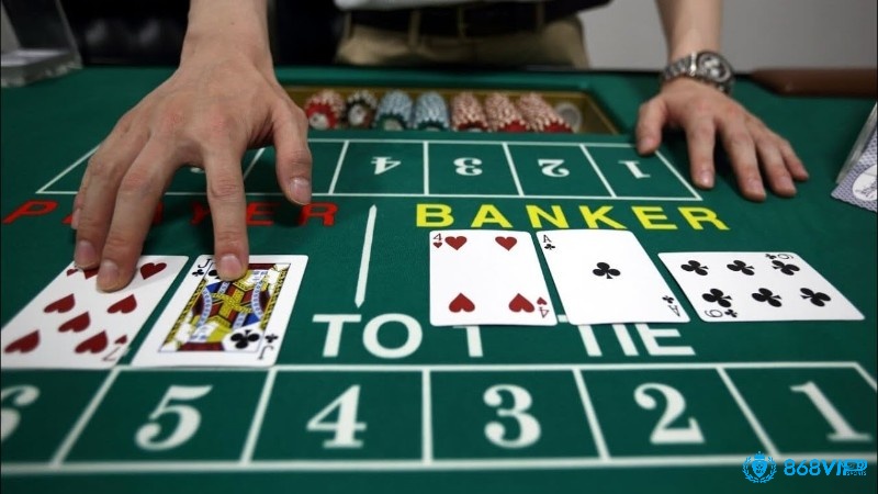 Luật chơi baccarat quy định cơ bản về cách chia bài của người chơi và nhà cái